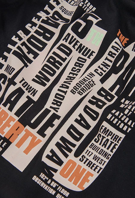 Camiseta punto niño negra con capucha estampada NY