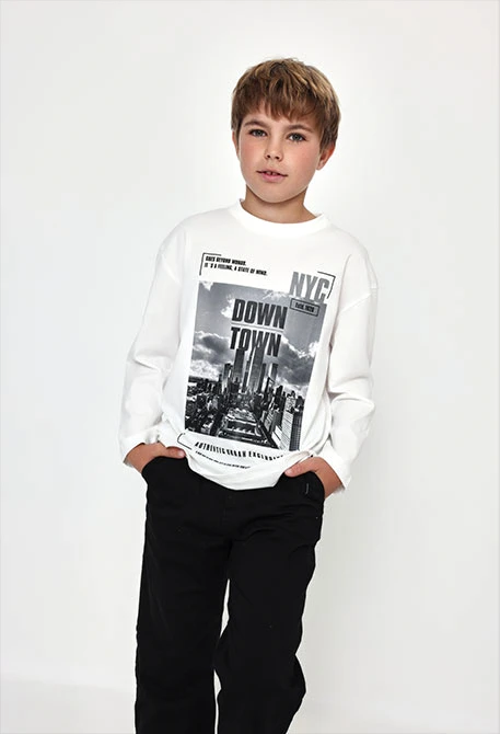 Weißes Strick-T-Shirt für Jungen mit NYC-Stadtdruck