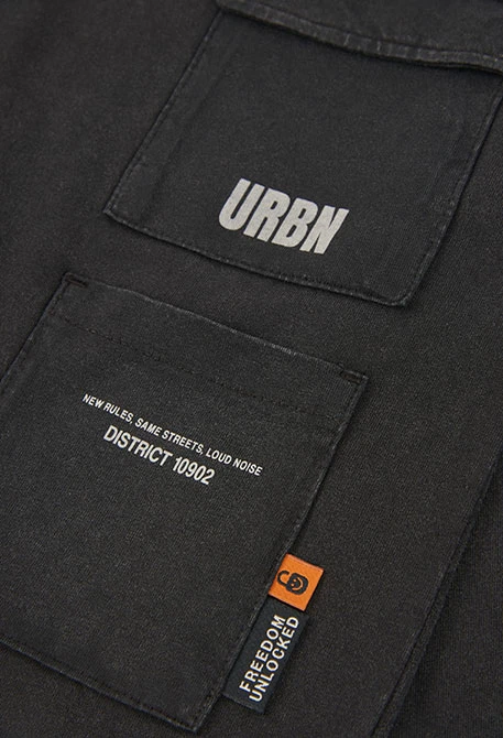 Camiseta punto niño negra con texto URBN