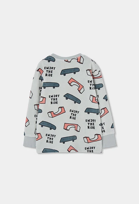 Pijama felpa niño gris estampado skate