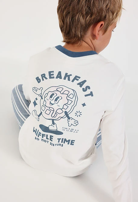 Pijama de punt blanc i blau estampat
