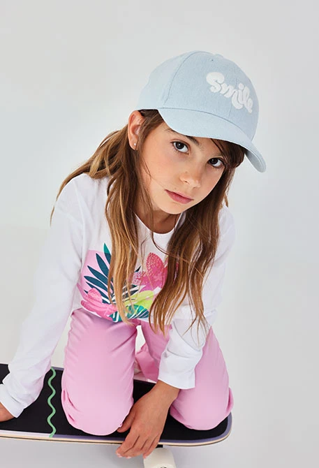 Cappello denim bleach con ricamo