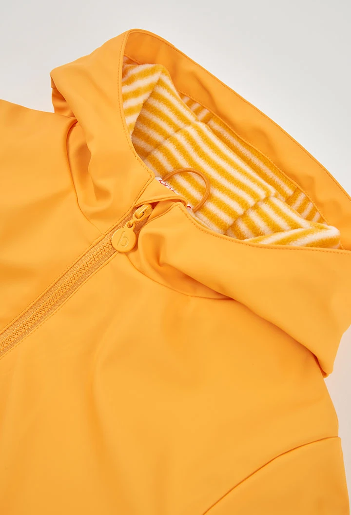 Impermeabile con cappuccio giallo