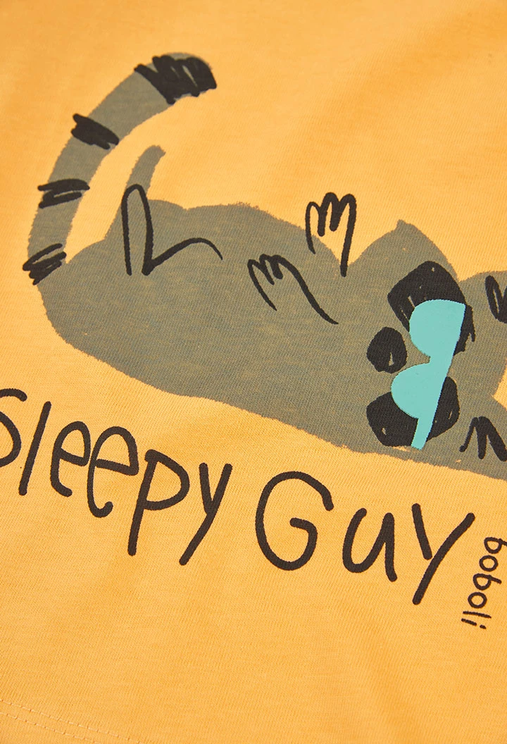 Gelbes Jungen-Strick-T-Shirt mit Katzenaufdruck