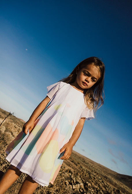 Abito in chiffon per bambina in colore bianco