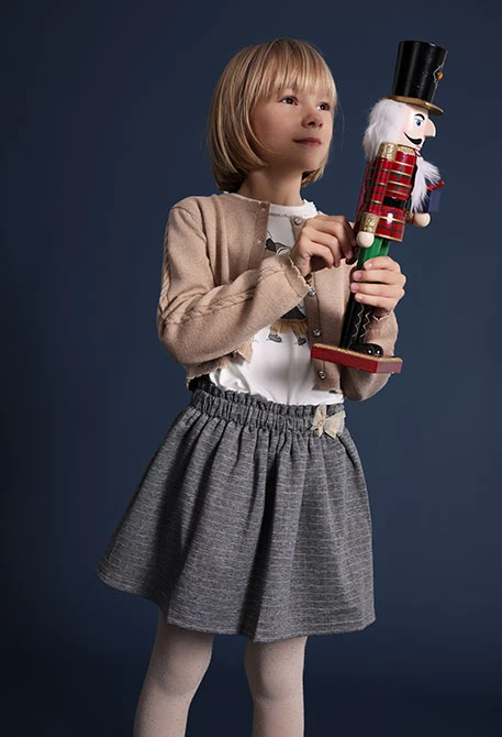 Grey knitted skirt with bow