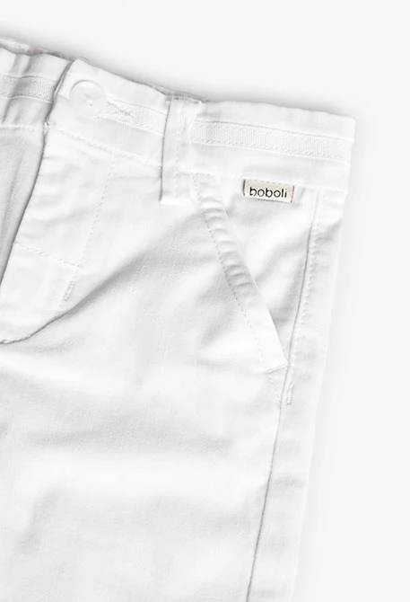 Pantalon en satin extensible pour bébé garçon en blanc.