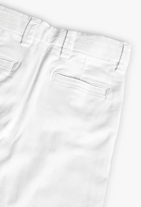 Pantalon en satin extensible pour bébé garçon en blanc.