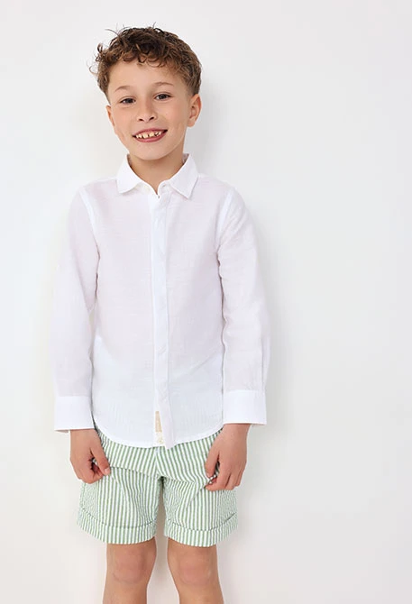 Linen shorts for boys with green stripes