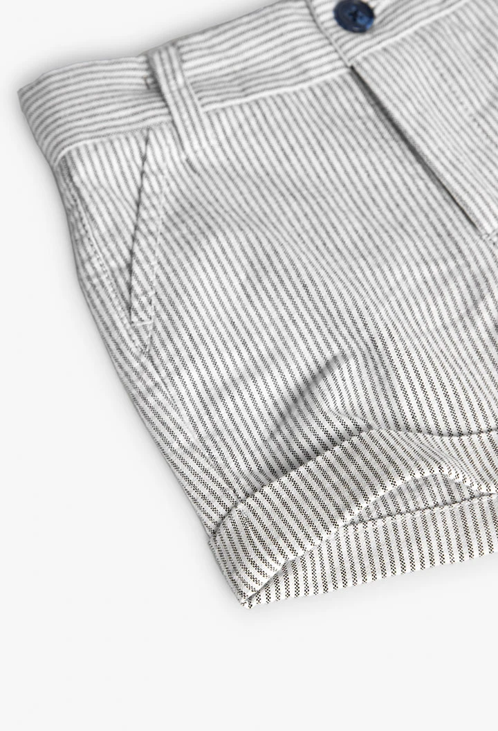 Bermudas oxford para bebé menino listadas em cinza e preto