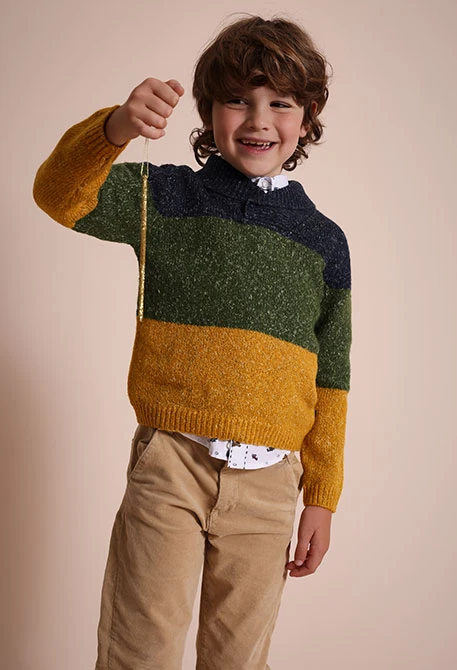 Navy blue knitted boy´s jumper