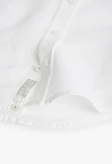 Camisa de bebé menino de linho de cor branca