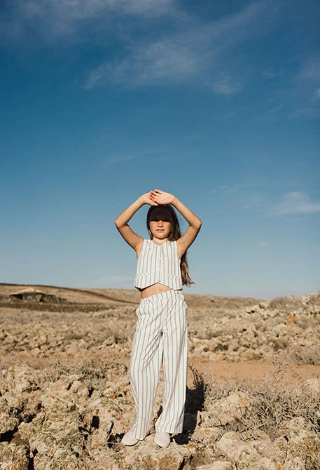 Pantalon en maille pour fille rayé en blanc et noir