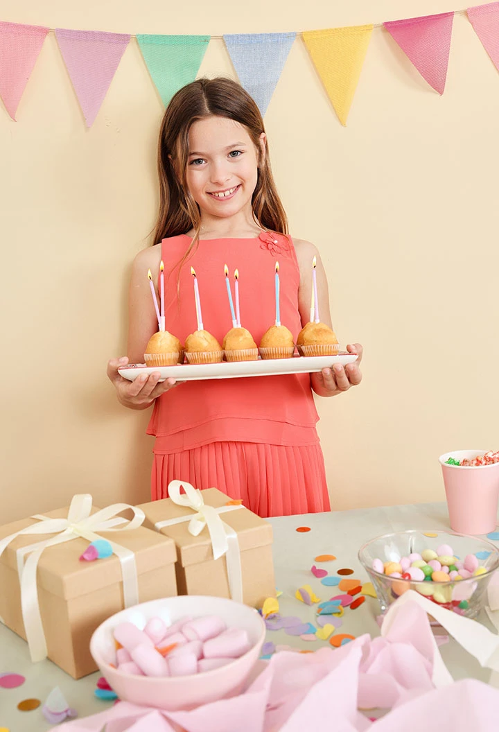 Blusa di chiffon per bambina di colore rosso.