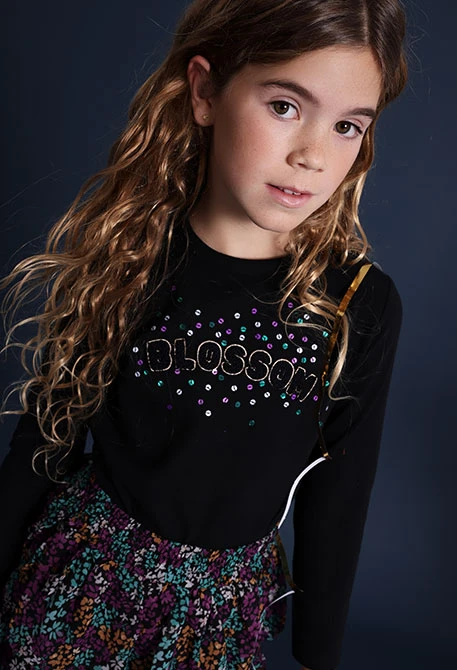 T-shirt de menina de algodão preto