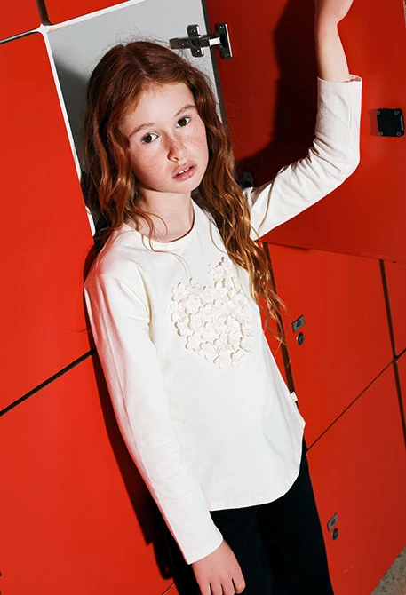 T-shirt fille en tricot écru coeur