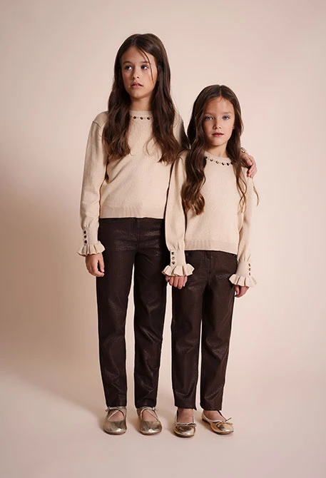 Brown knitted girl´s trousers