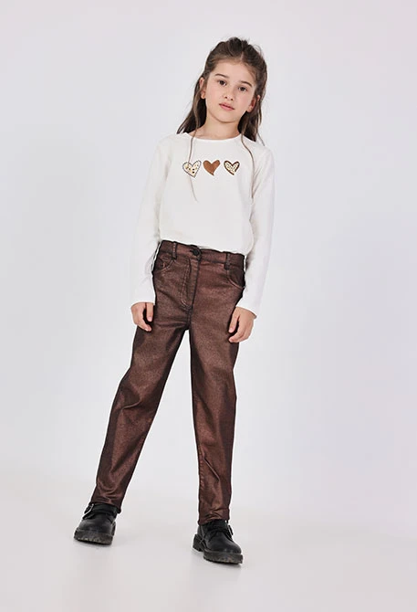 Mädchenhose aus orangefarbener Strickware