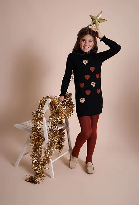 Vestido preto corações