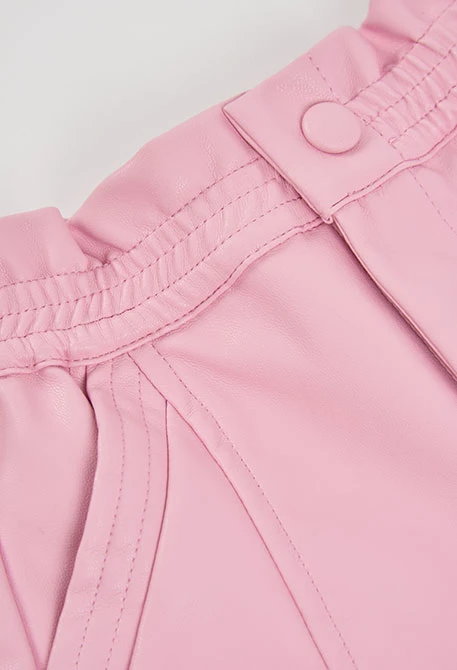 Bermuda simili cuir rose