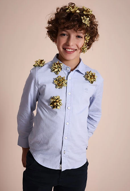 Camisa oxford para niño de manga larga en azul celeste