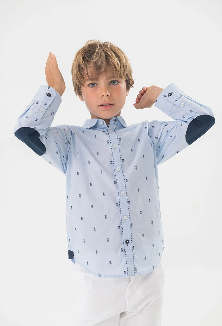 Camisa de fil a fil para criança com estampado em azul-claro