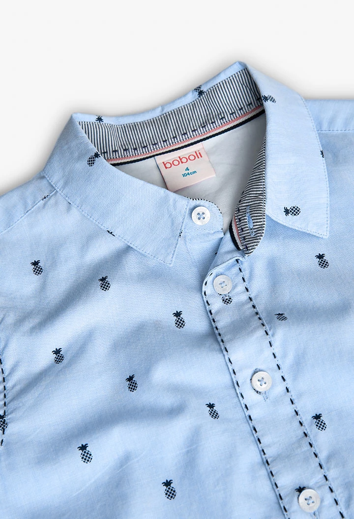 Camisa de fil a fil para criança com estampado em azul-claro
