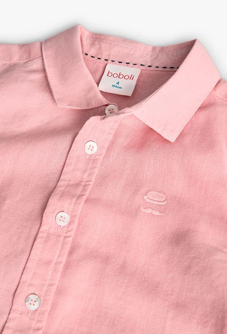 Chemise en lin pour garçon de couleur rose à manches longues.