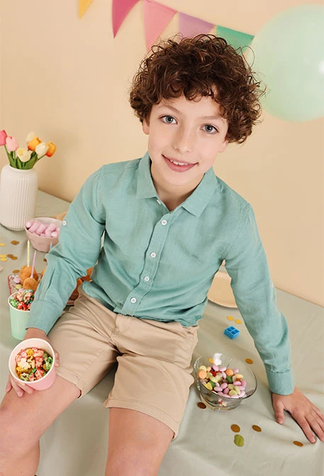 Bermuda di raso per bambino in colore beige