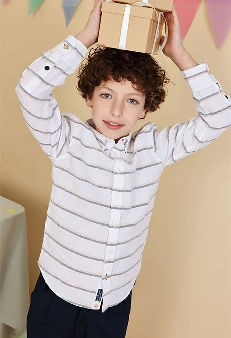Camisa de linho riscada para criança em branco e cinza