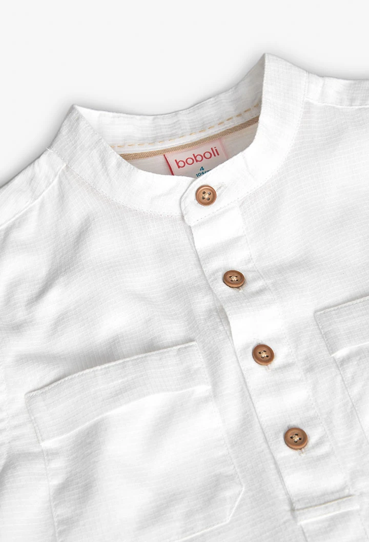 Chemise en popeline pour garçon de couleur blanche.