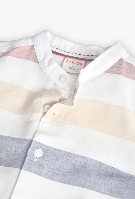 Camisa de linho para menino em cor branca com design de riscas multicolor.
