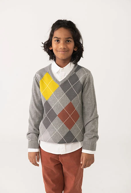 Jungenpullover grau mit Rauten