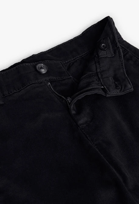 Schwarze Jungenhose aus Satin