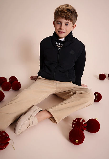 Black knitted boy´s jacket