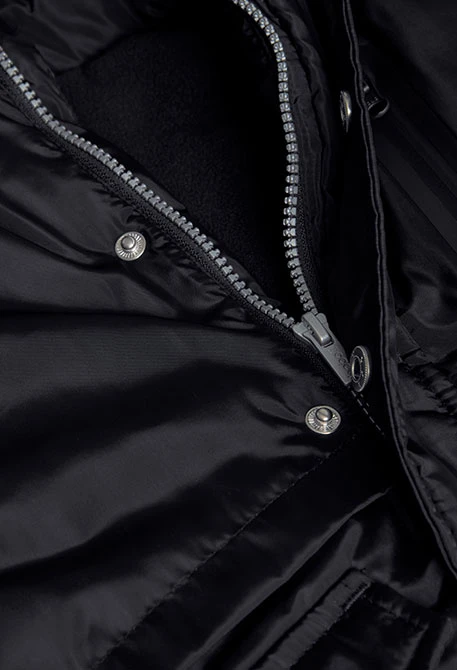 Boy´s parka in black technical fabric