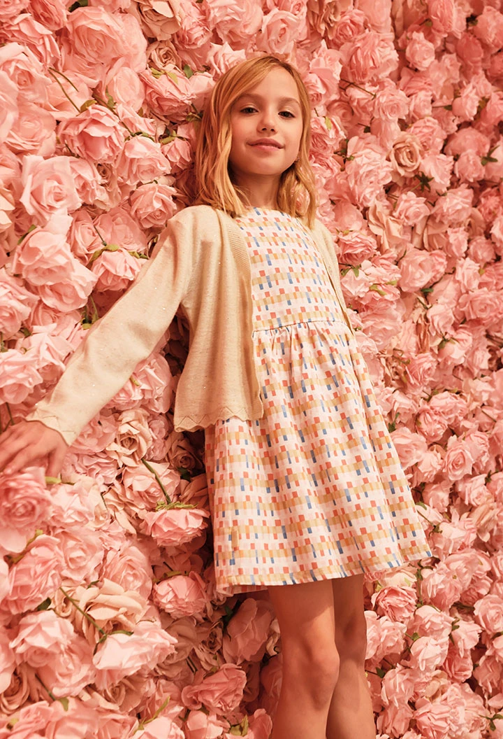 Girl?s white cotton jacket