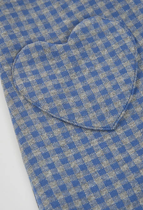 Blau kariertes Strickträgerkleid mit Herztaschen