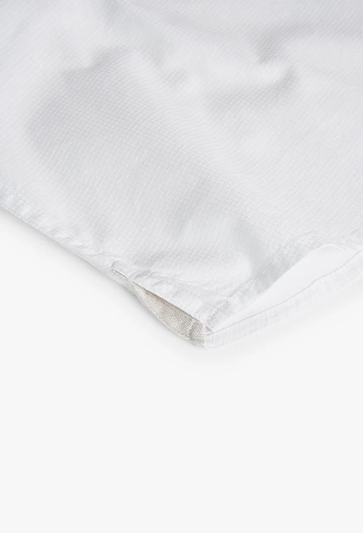 Chemise garçon en tissu fantaisie de couleur blanche