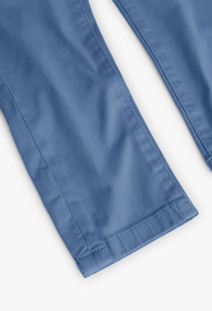 Pantalón satén para niño en azul