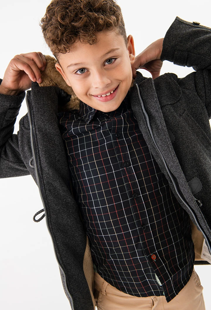 Camisa popelín para niño con estampado de cuadros en color oscuro