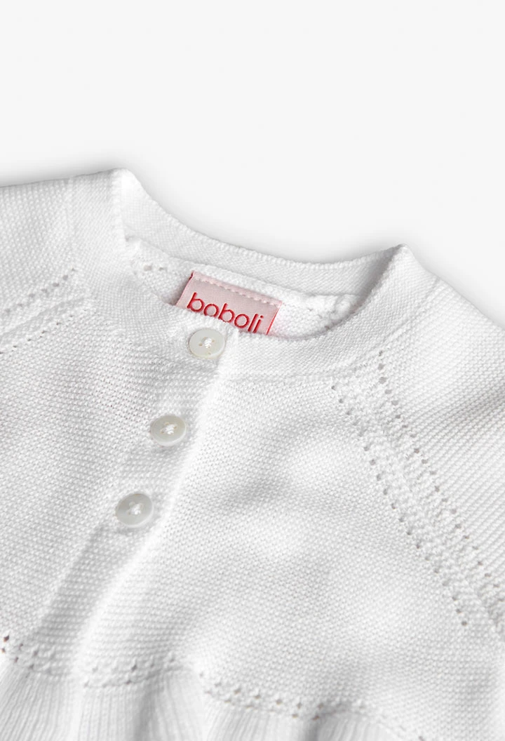 Boléro en tricot pour bébé fille en couleur blanche