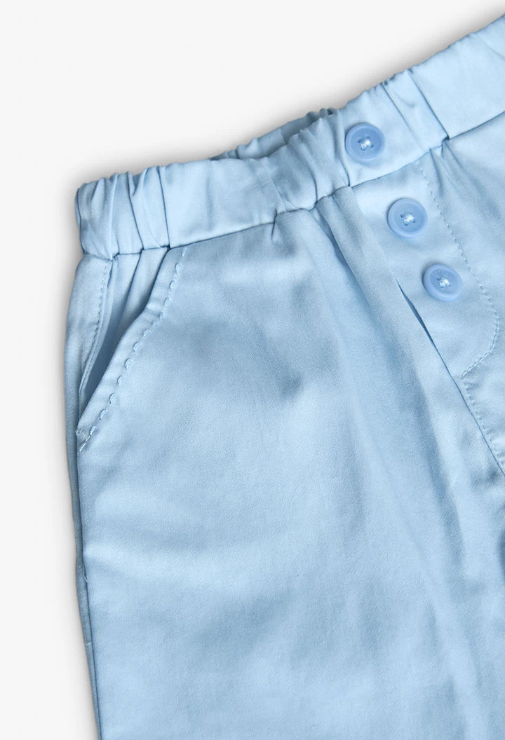 Set aus Strickhemd für Babyjungen in Hellblau mit Karomuster.