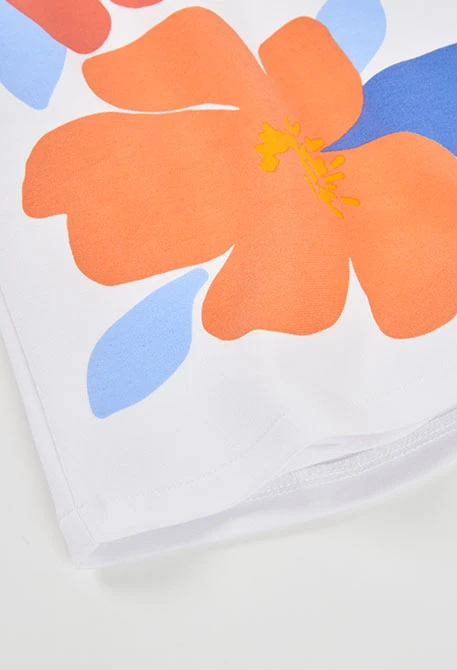 Vestido branco com estampa floral