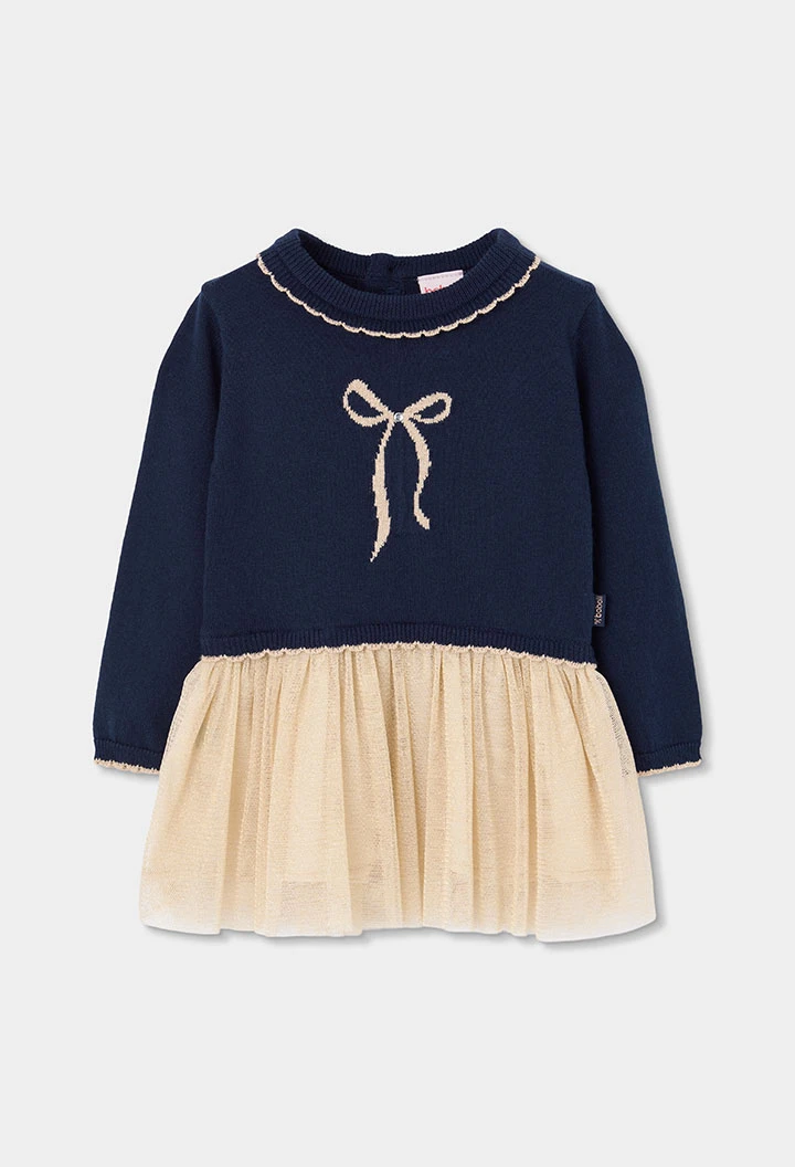 Marineblaues Tüllkleid mit goldenem Schleifenband