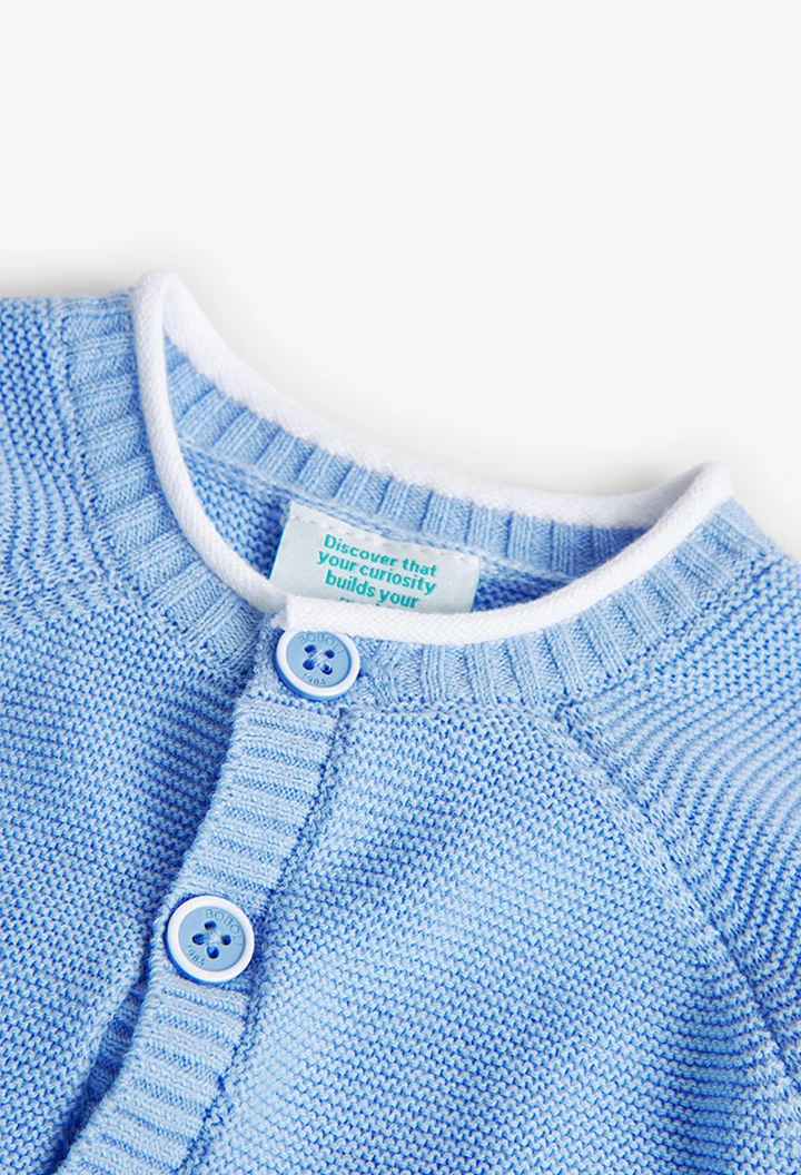 Veste tricotée pour bébé en bleu