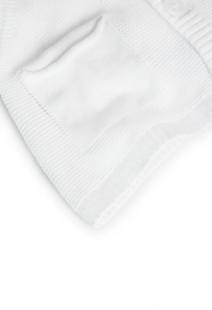 Chaqueta de tricotosa de bebé en blanco