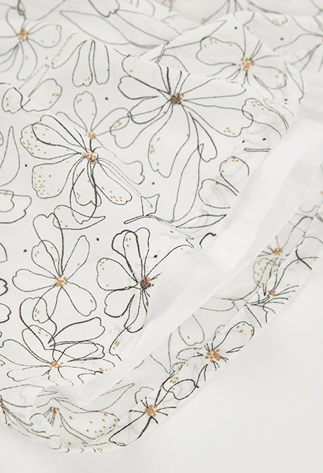 faldilla blanca estampada