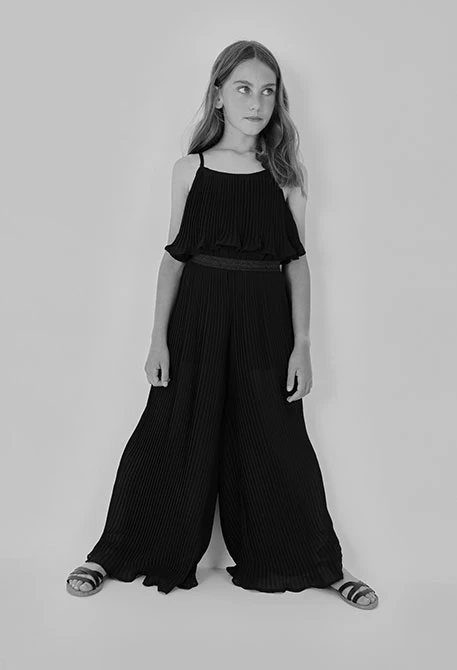 Schwarzer Overall