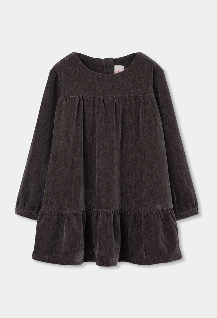 Braunes Samtkleid mit Rüschen